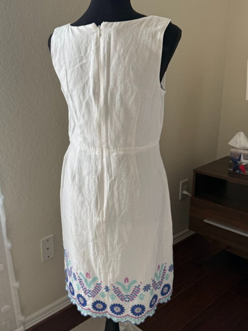 Talbots White Linen Embroidered Scalloped Hem Lined Tank Dress size 4P - Picture 2 of 10